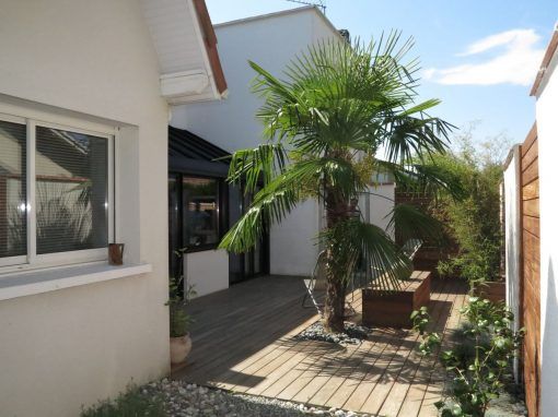 EXTERIEURS : COUR, VERANDA & TERRASSE