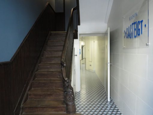 HALL D&rsquo;IMMEUBLE ET ENTRÉE LABO « MAISON CASTEIGT »