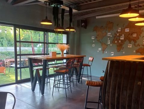 Bar et Cave à Vin WINE WANDER / LONS